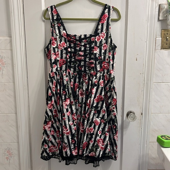 Hot Topic Rose Striped Skater Dress XL - Picture 4 of 8